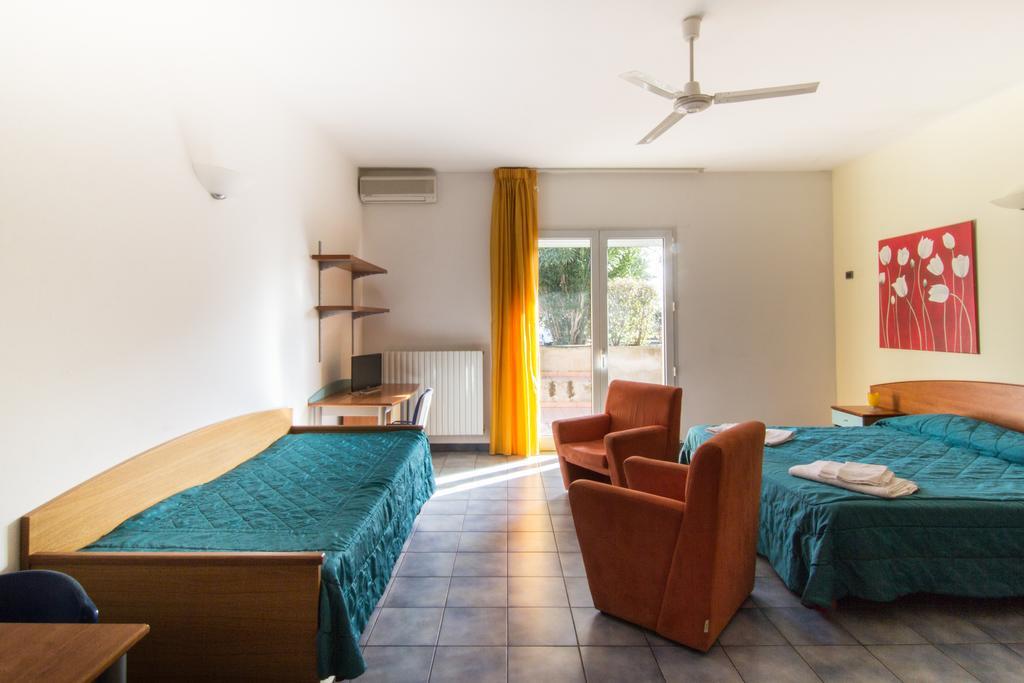 I Giardini Di Atena Aparthotel Merine Εξωτερικό φωτογραφία