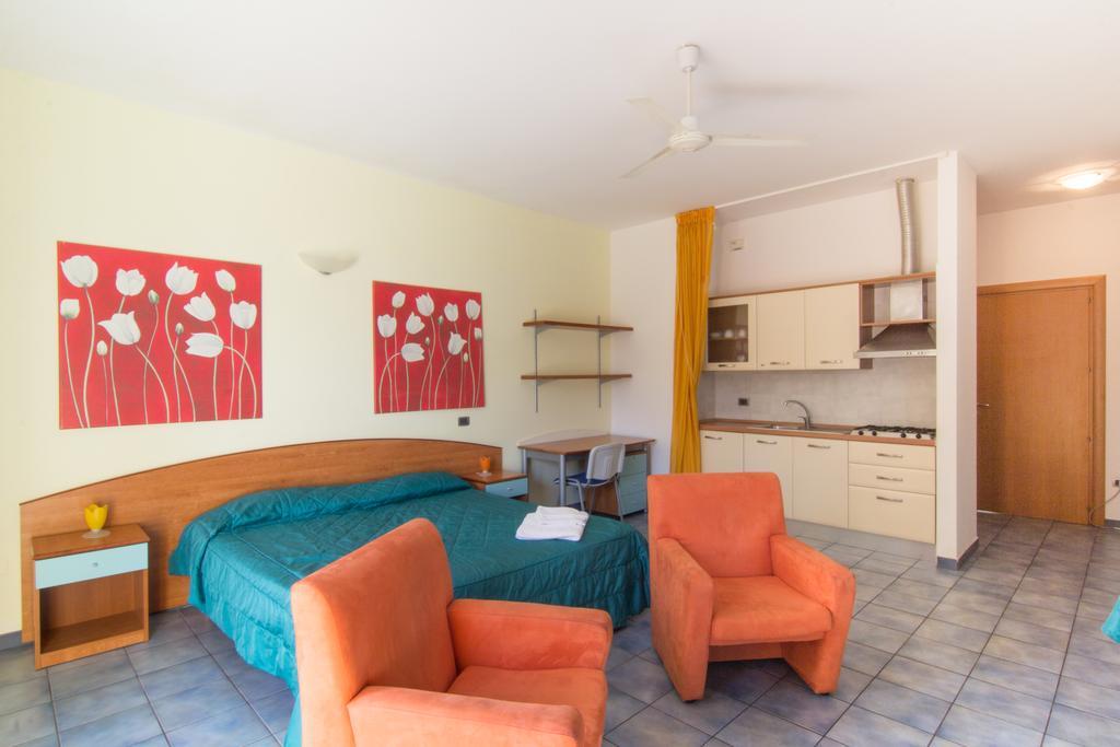I Giardini Di Atena Aparthotel Merine Δωμάτιο φωτογραφία